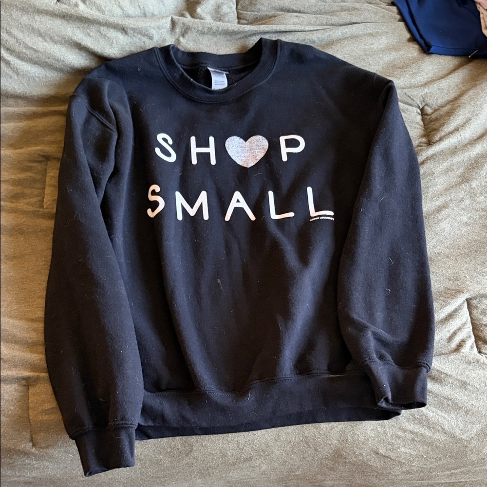 Gildan Black Crew Neck Sweater